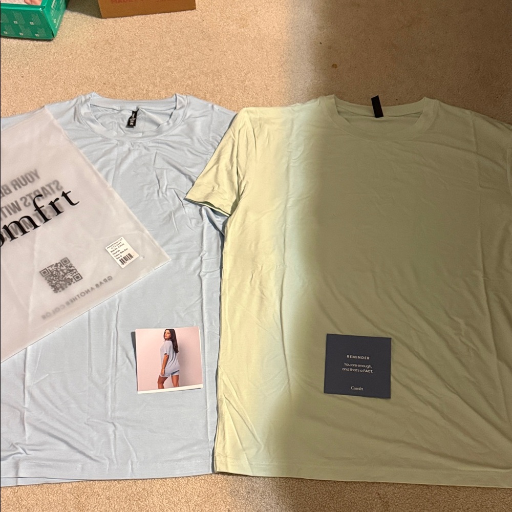 Casual Short Sleeve Tee - Light Blue and Light Green